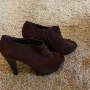 BCBG brown suede heels